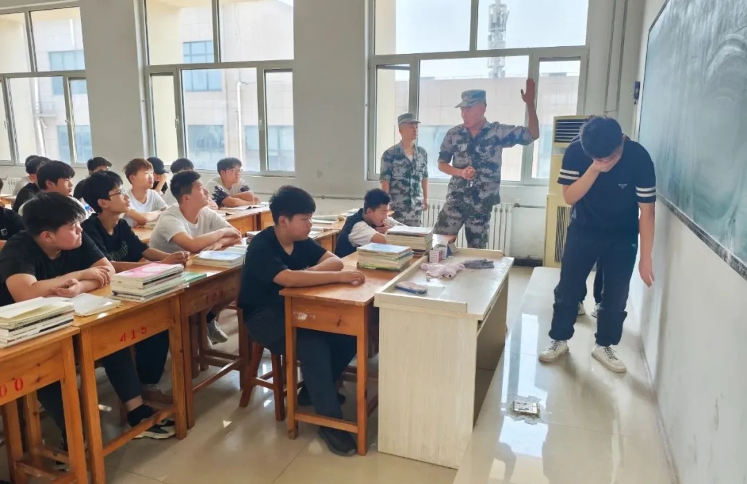 筑牢安全防线，共筑平安校园——菏泽市交通高级技工学校成功开展夏季校园消防演练活动插图1